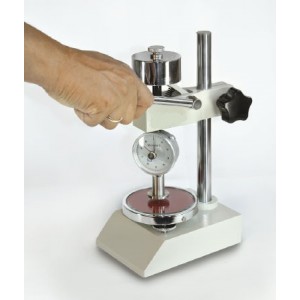 Stand for bench tests